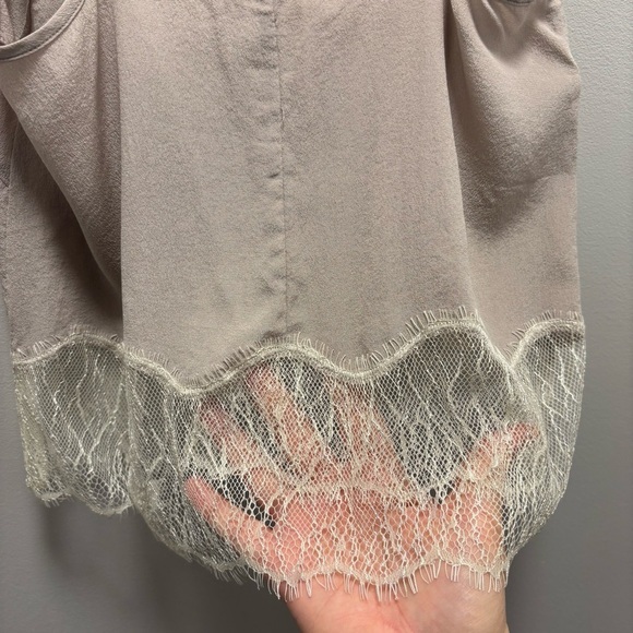 Aritzia Wilfred 100% Silk and Lace Camisole - Picture 4 of 8